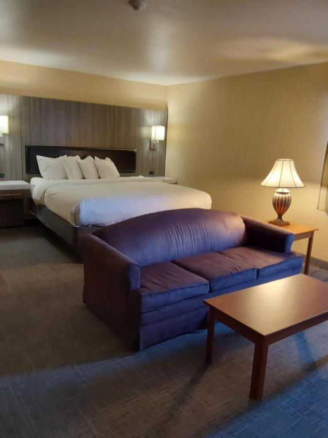 Lavissh Inn And Suites Белингам Екстериор снимка