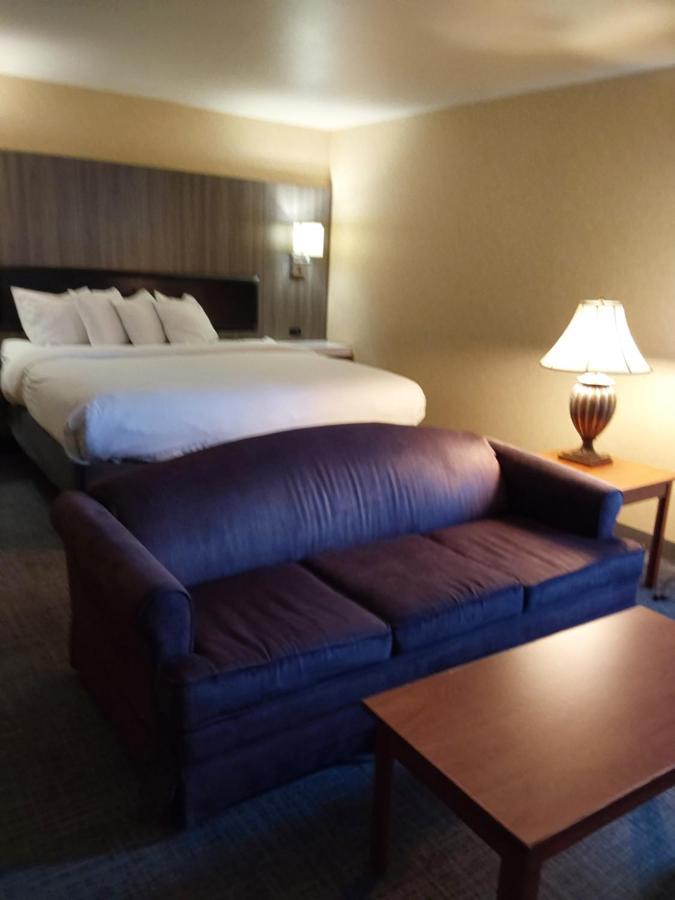 Lavissh Inn And Suites Белингам Екстериор снимка